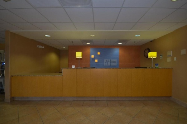 Holiday Inn Express Las Vegas-Nellis image 8