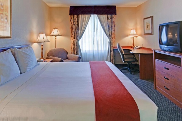 Holiday Inn Express Las Vegas-Nellis image 14