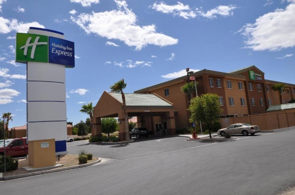 Holiday Inn Express Las Vegas-Nellis image 25